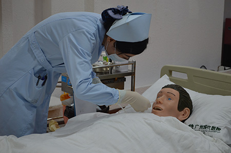 广州圣丹福医院护士进行“经鼻胃肠道置管术”规范性操作考核