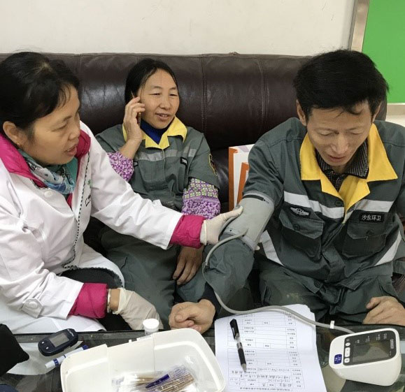 关爱城市美容师，广州圣丹福开展送医到家探访活动