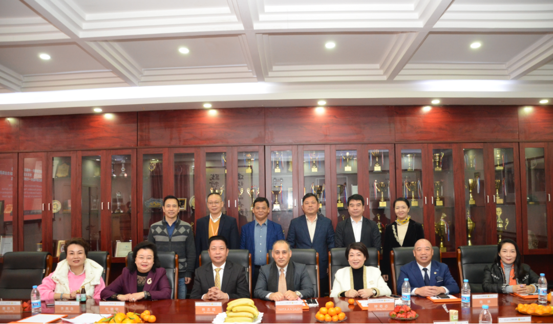 扬帆起航正当时 合作共享促双赢 ——巴中友好协会、广东省行业协会联合会跨境电商执行会一行参观广州圣丹福
